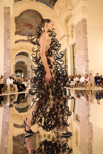 Look 34